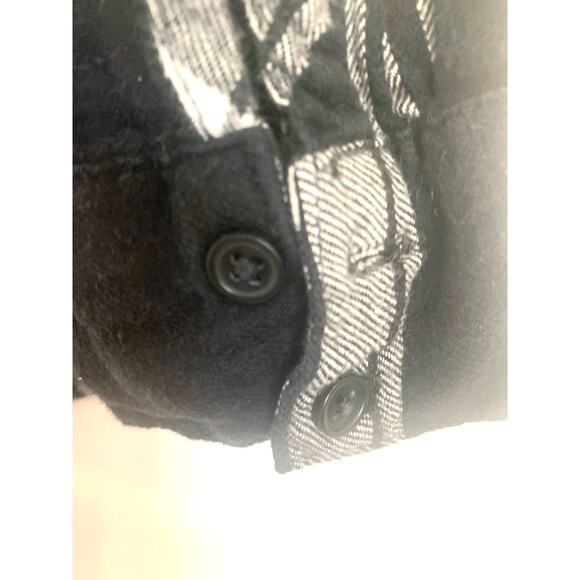 Urban Outfitters Boyfriend Shirt M Womens Black Plaid Button Up Flannel Cowgirl - Picture 6 of 6